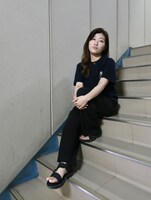 エッセイ集「きれはし」を発売したヒコロヒー。