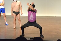 流れ星☆ちゅうえいの「揉め揉めネッシー2匹」。