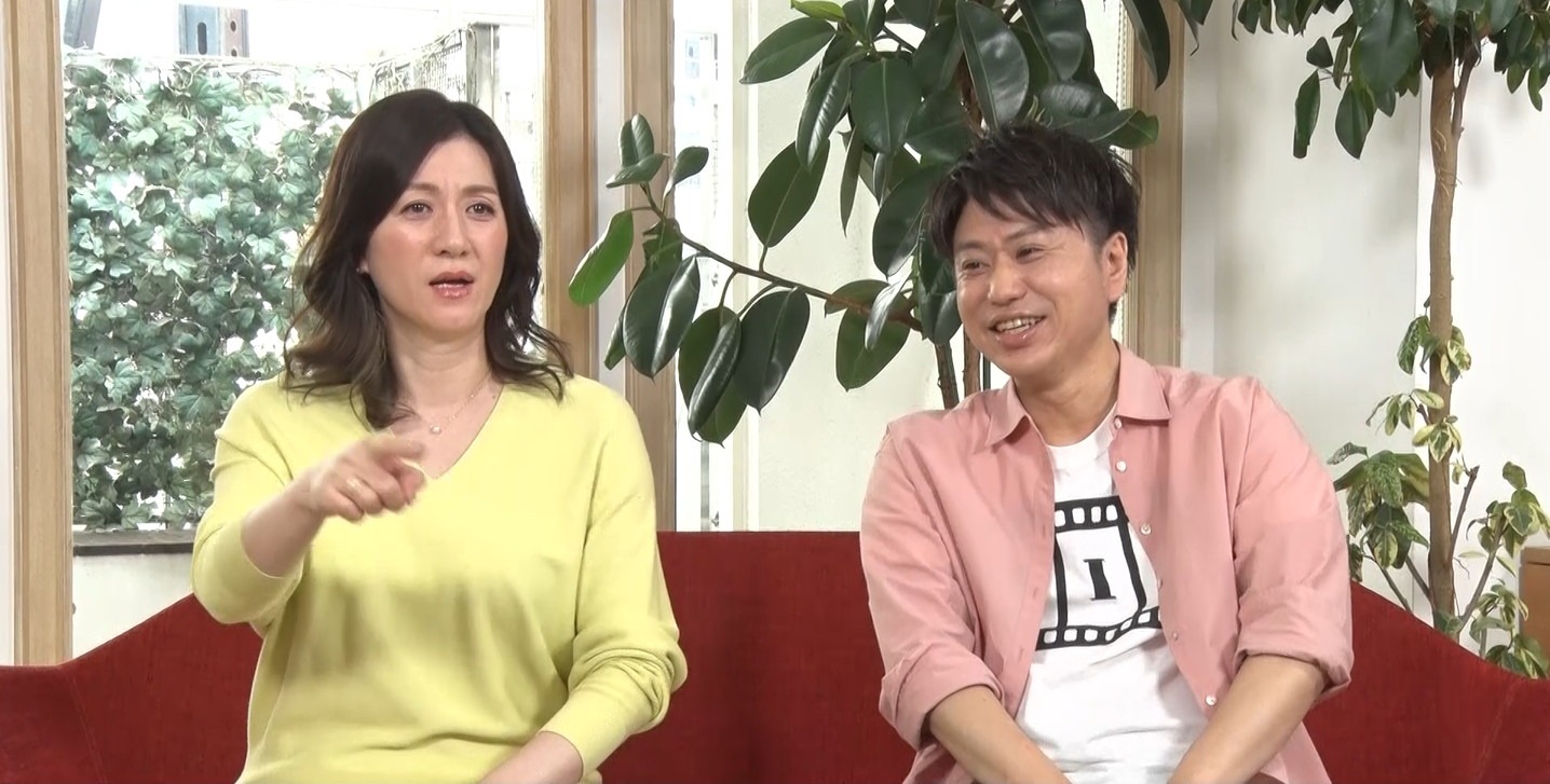 左から野々村友紀子、2丁拳銃・川谷。