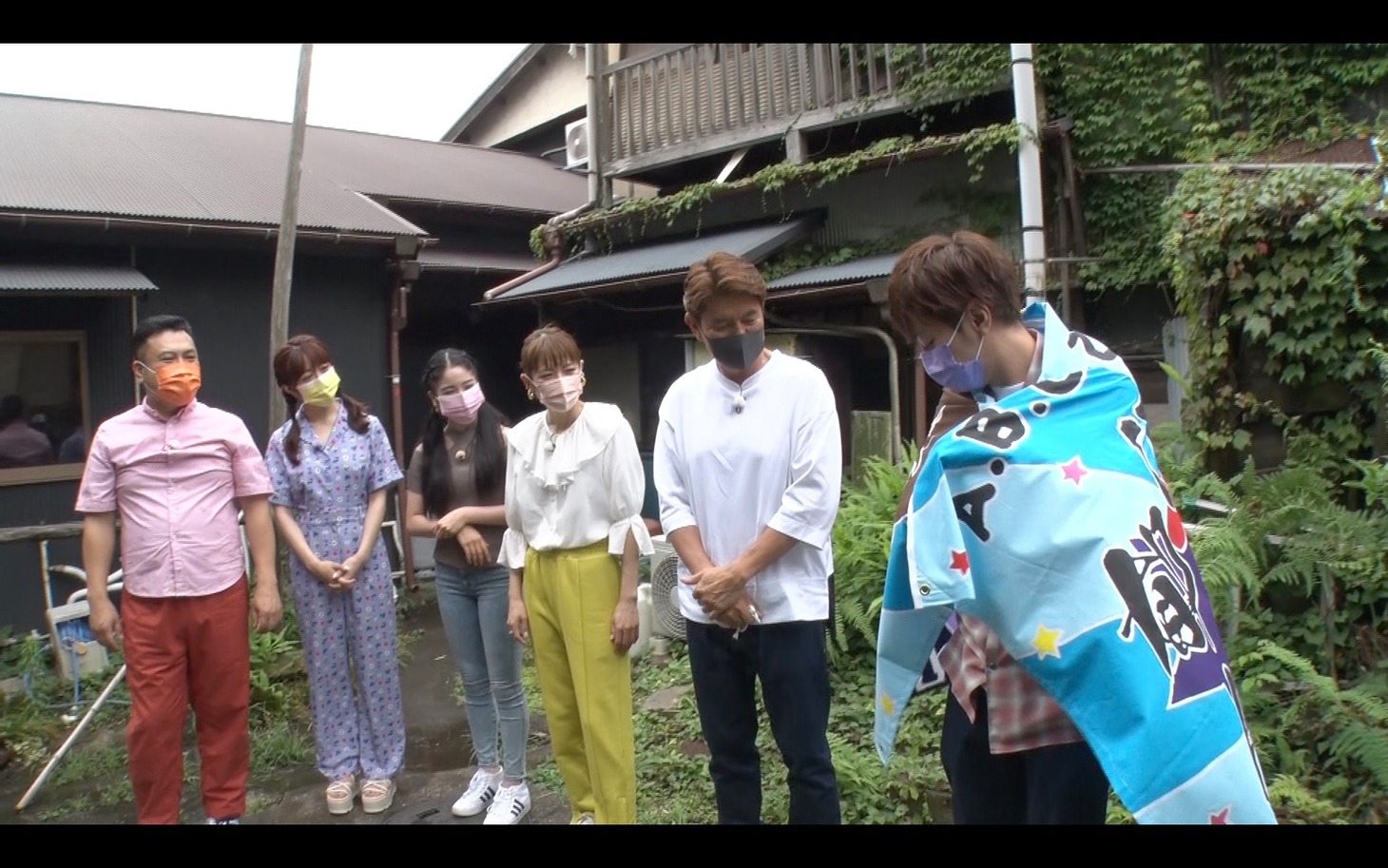 （左から）アンタッチャブル山崎、峯岸みなみ、佐竹桃華、若槻千夏、ヒロミ、河合郁人。(c)フジテレビ