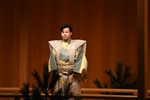 狂言に挑戦するすゑひろがりず南條。