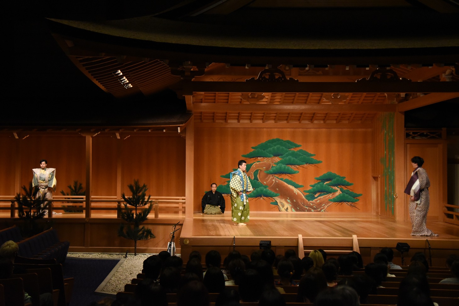 「口真似」のひと幕。