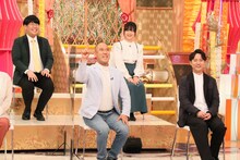 コロコロチキチキペッパーズと蛙亭（後列）。(c)フジテレビ