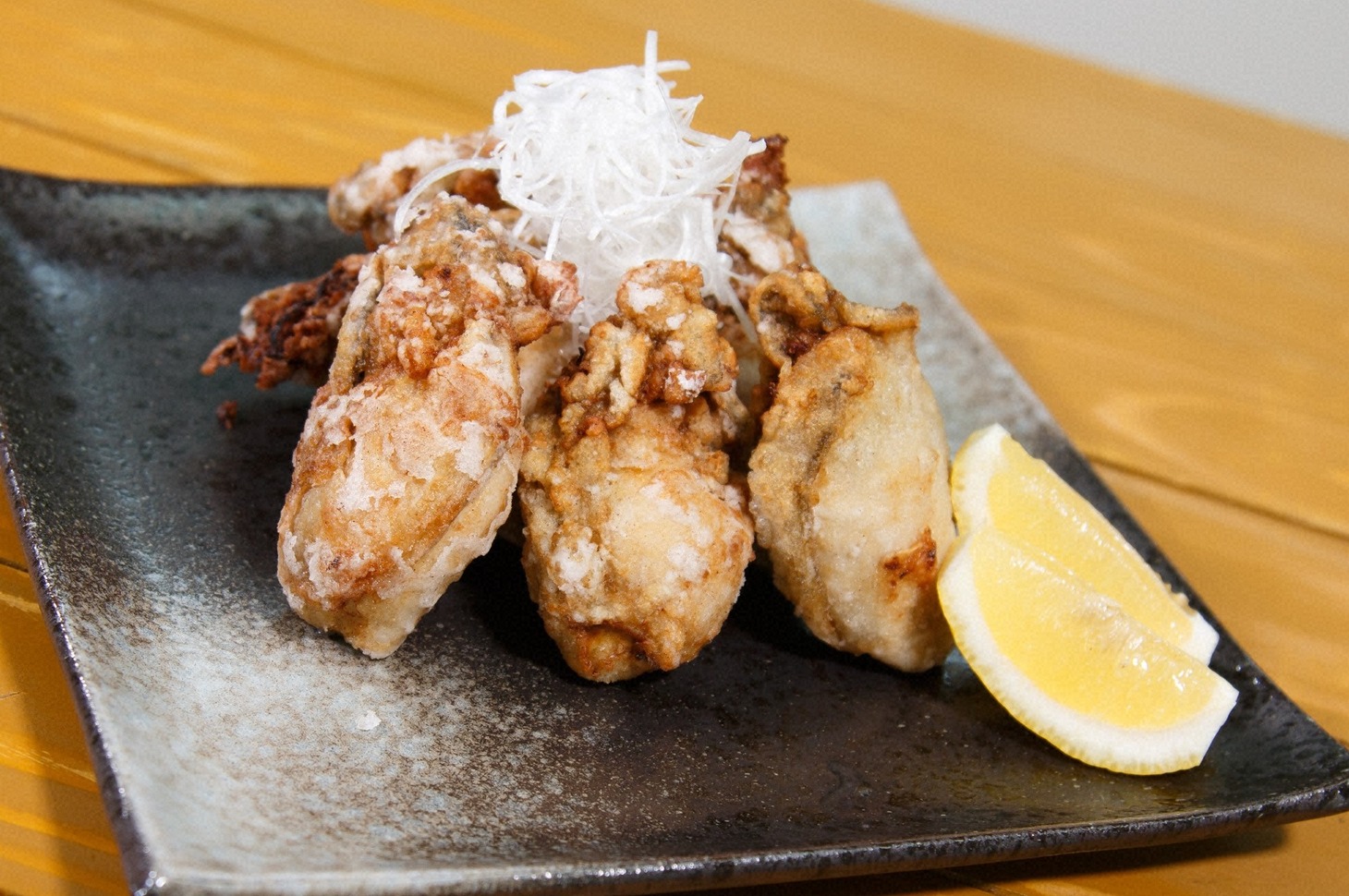 岩牡蠣の竜田揚げ (c)日本テレビ系