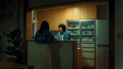 ランジャタイ伊藤が上白石萌歌と共演する「ざしきわらし」より。