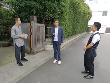 （左から）四千頭身・都築、石原良純、エイトブリッジ別府。(c)TBS