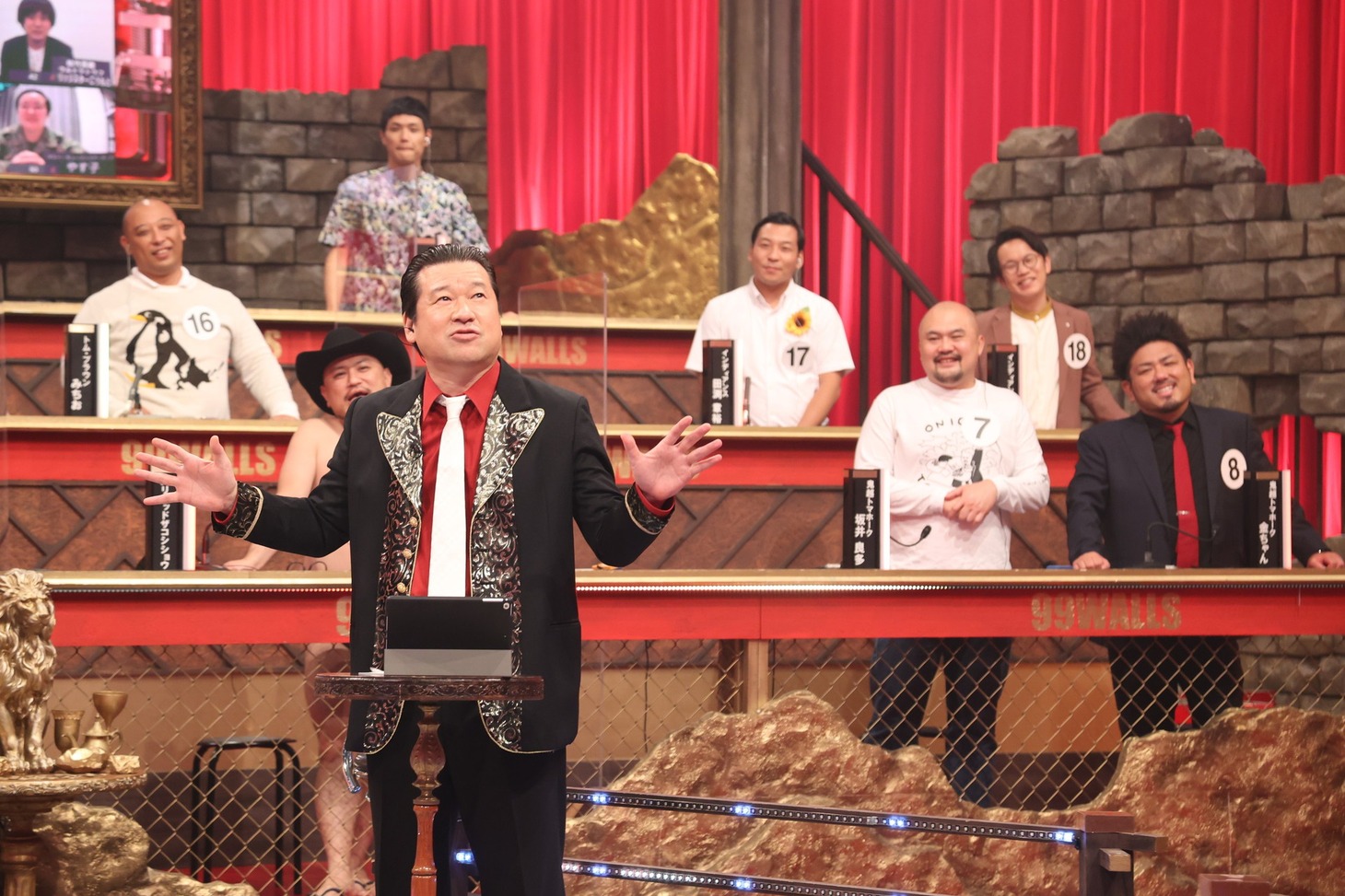 「超逆境クイズバトル!!99人の壁 芸人99人が集結！秘蔵映像公開！お笑いSP」のワンシーン。(c)フジテレビ