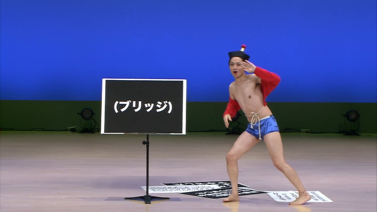 藤崎マーケット・トキの用意したピンネタを披露するアインシュタイン河井。