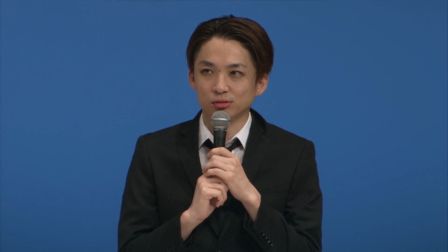 自身の過ちを告白するアインシュタイン河井。