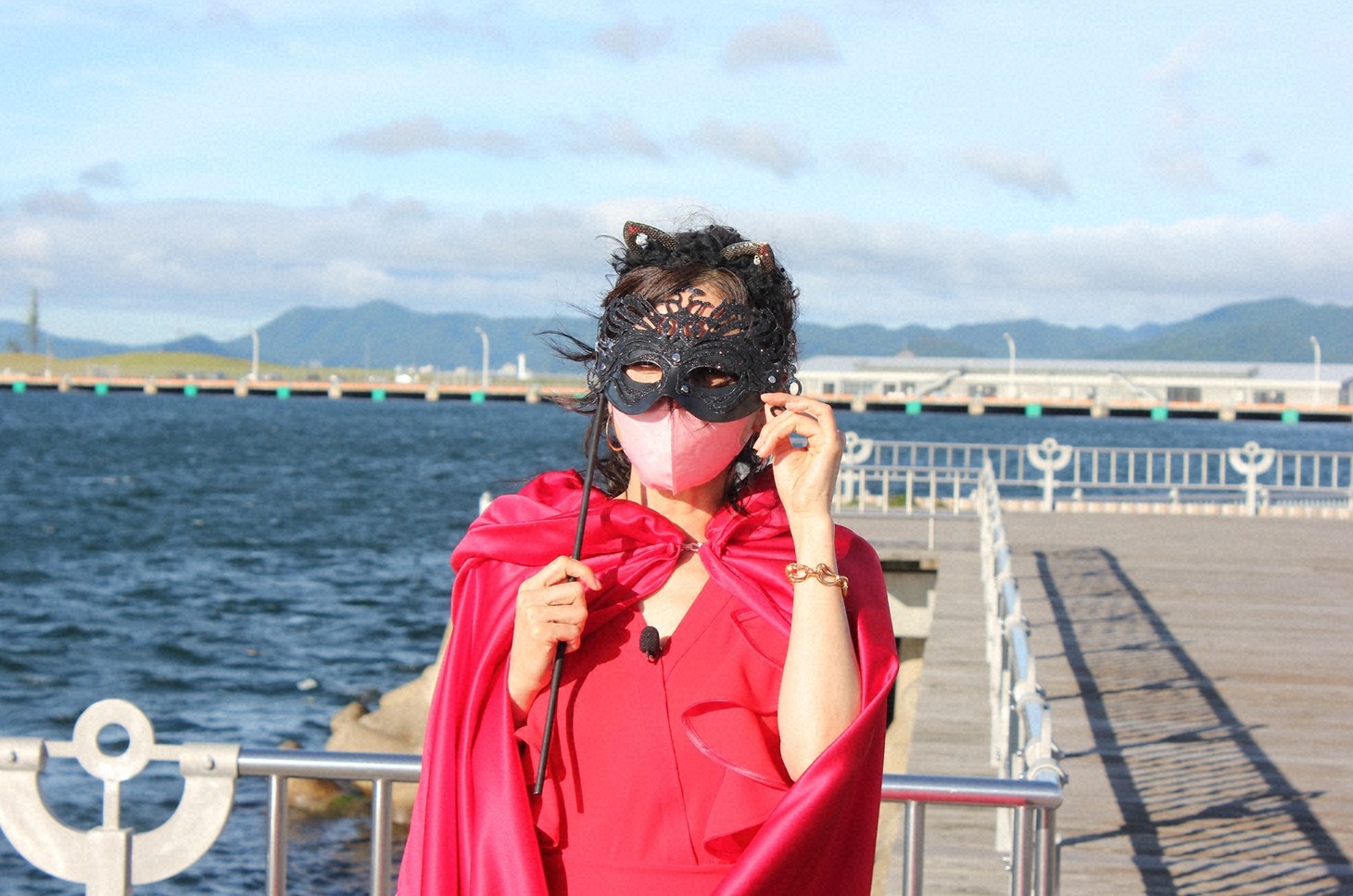 「猫大好き芸能人集結！東北ニャンだらけツアー」より。(c)青森放送