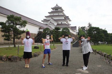 「猫大好き芸能人集結！東北ニャンだらけツアー」より。(c)青森放送