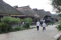 「猫大好き芸能人集結！東北ニャンだらけツアー」より。(c)青森放送