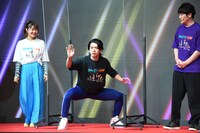 ディフェンスしながら「スペース・プレイヤーズ」のゲーム要素の魅力を語る野田クリスタル。