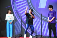 左から村上佳菜子、野田クリスタル、田中直樹。