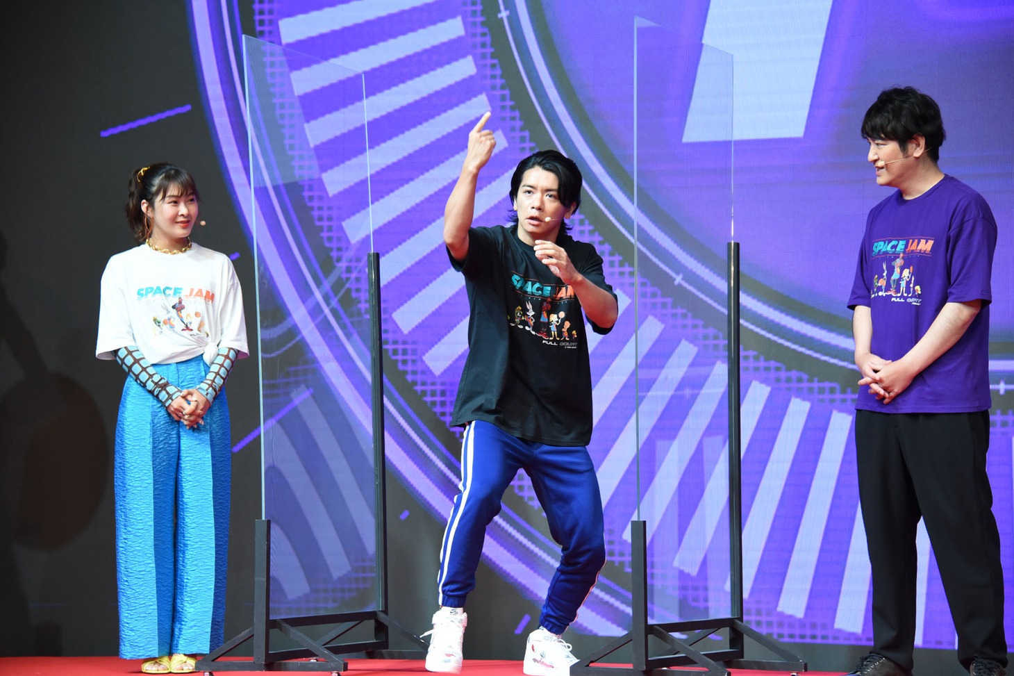 左から村上佳菜子、野田クリスタル、田中直樹。