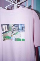 「KIPPU de TROUBLE」Tシャツ（ライトピンク）