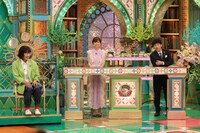 「消しゴムはんこの才能ランキング」の昇格試験に挑む南海キャンディーズしずちゃん（左）。