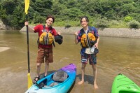 左から小島健、佐野晶哉。(c)読売テレビ