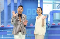 東野幸治と小池栄子。(c)フジテレビ