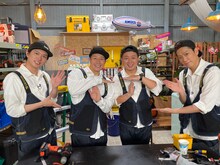（左から）加藤シゲアキ、チョコレートプラネット、小山慶一郎。(c)TBS