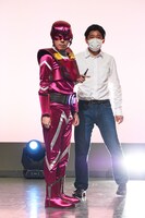 キャプテン・マクハリ（左）