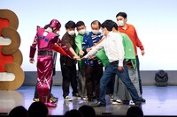 これから一緒に戦っていくことを誓うキャプテン・マクハリと幕張イロモンスターズ。