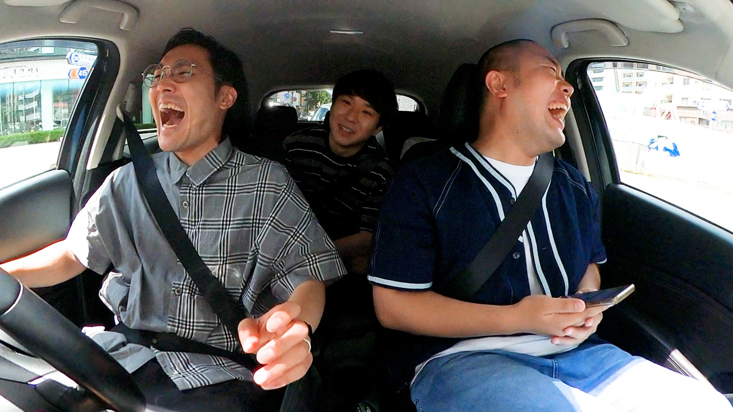 ハナコのDVD「HANACONTE＋」の特典映像「ハナコTHEドライブ」のワンシーン。