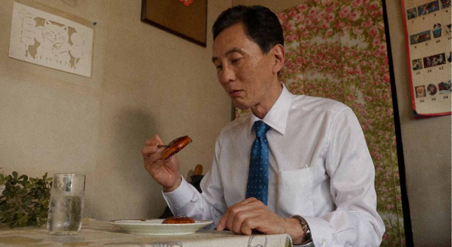焼きまんじゅうを味わう井之頭五郎。(c)テレビ東京