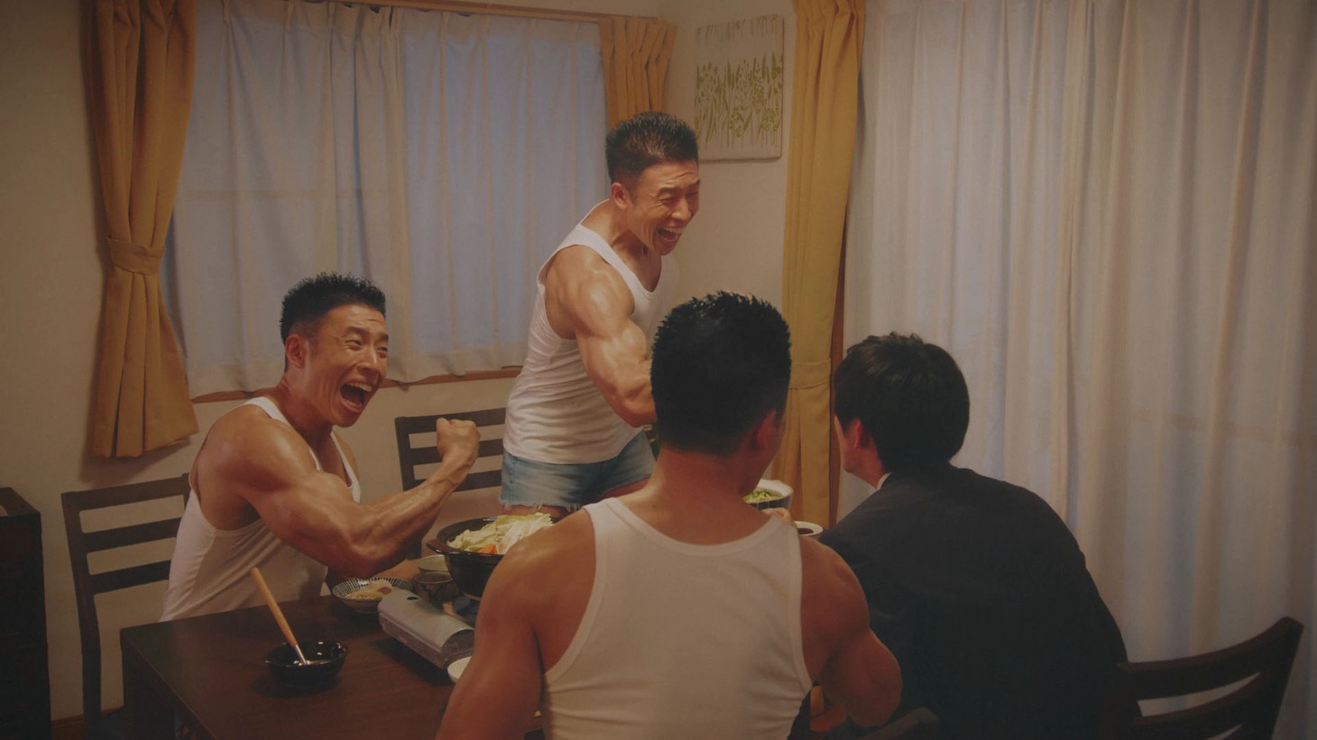 CM「もやし鍋スープ＆白菜鍋スープ『両親へのご挨拶篇』」より。
