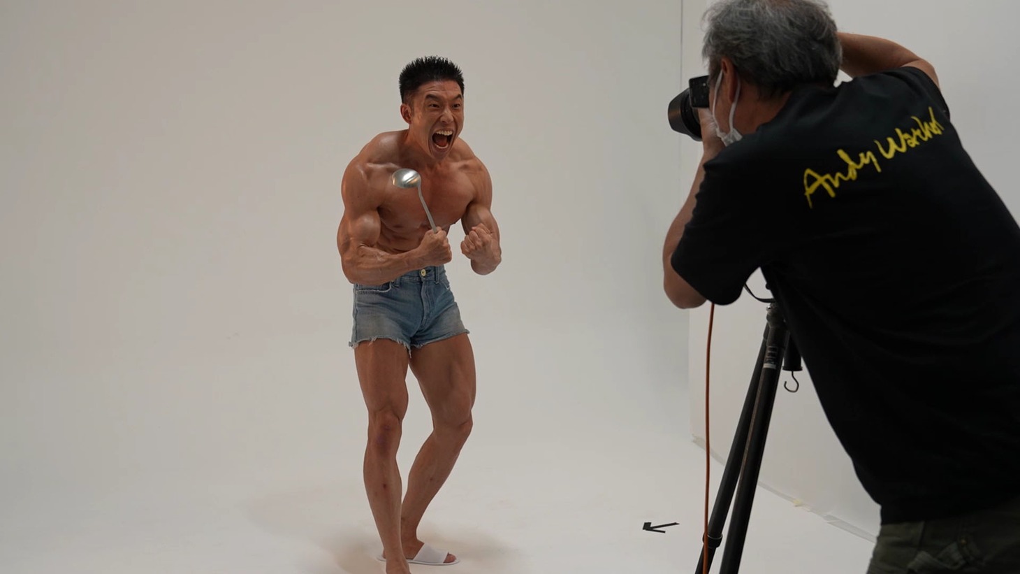 CM撮影のメイキングカット。