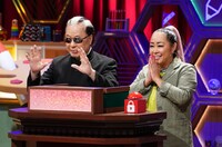 左からMr.マリック、LUNA。(c)日本テレビ