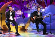 ココリコ遠藤＆狩野英孝 (c)フジテレビ