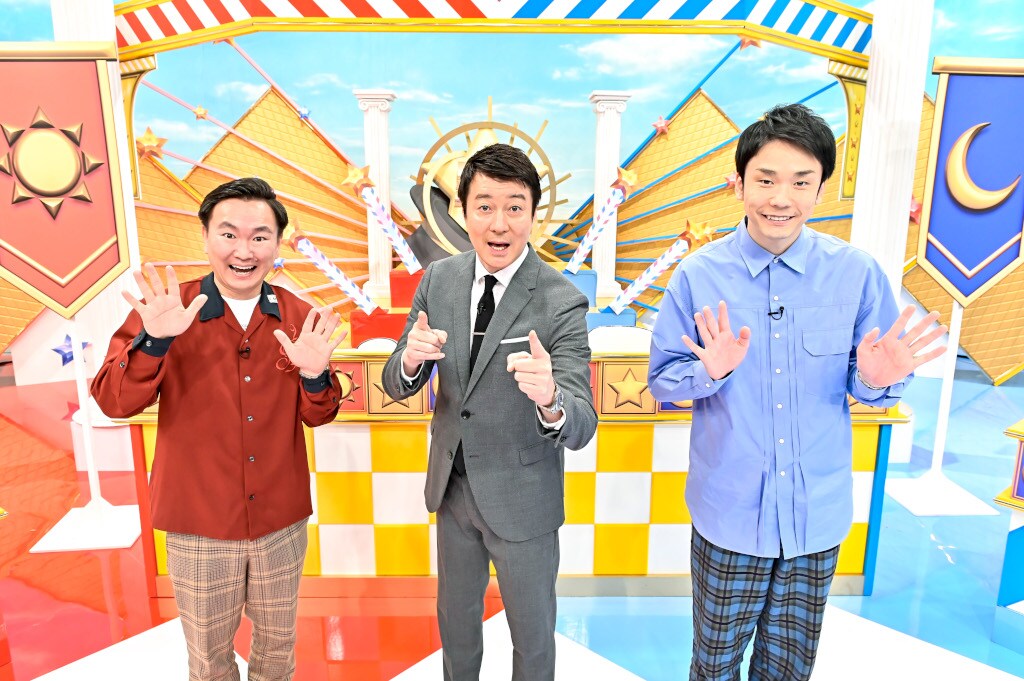 「快答！50面SHOW」に出演する加藤浩次（中央）とかまいたち。(c)TBS