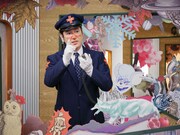 ココリコ田中扮するプラス車掌。