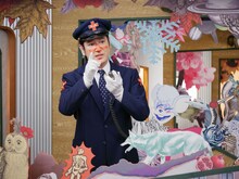 ココリコ田中扮するプラス車掌。