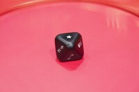 「ジュニア千原と大輔宮川と千豊小籔のすべらない話THE LIVE 2021」で使われたサイコロ。