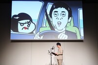 アテレコに臨むさらば青春の光・森田。