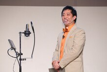 アテレコに臨むさらば青春の光・森田。