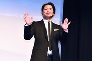 イベント終了後、しばらく1人でステージに残って手を振るぺこぱシュウペイ。