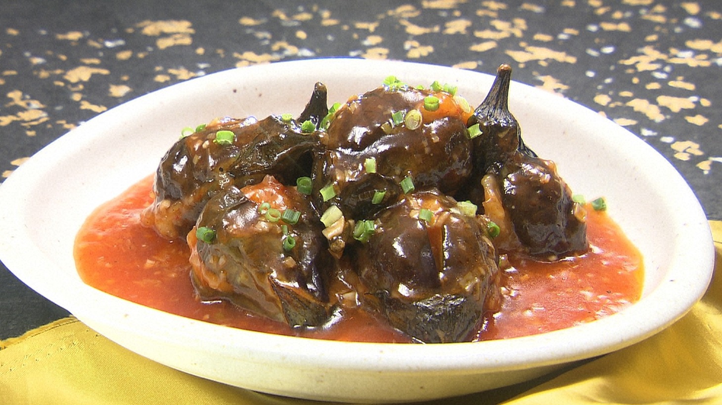 昆布煮を使った“ナスチリ”。(c)日本テレビ