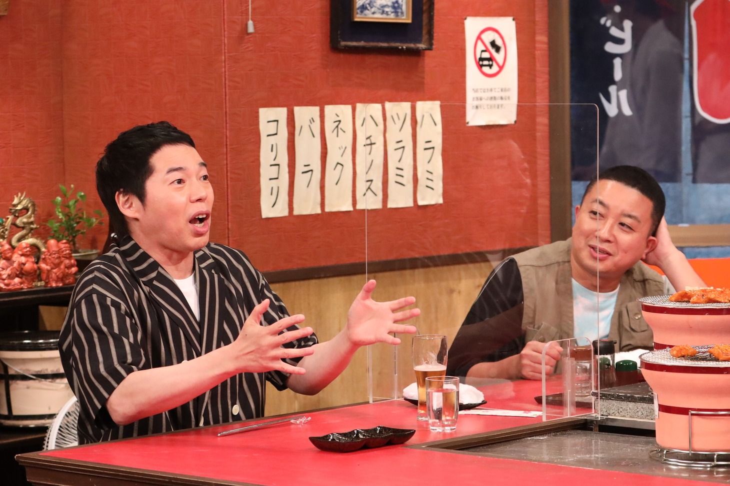 「新しいカギ2時間SP」の「焼肉ソシナ」に出演する（左から）今田耕司、チョコレートプラネット松尾。(c)フジテレビ