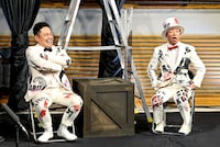 くりぃむしちゅー有田とバイきんぐ小峠。(c)TBS