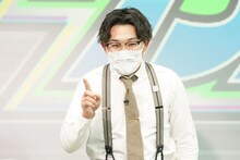 オズワルド伊藤が想像するキャバクラの擬人化アイドル・アフターさせこちゃんはほぼ姫ちゃん。（写真提供：吉本興業）