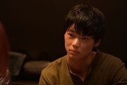 解禁された本編映像より、笠松将演じるホミネ。