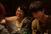 解禁された本編映像より、小日向星一演じるヨシザキと笠松将演じるホミネ。