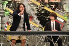 （左から）ロッチ中岡、藤原大祐。(c)フジテレビ