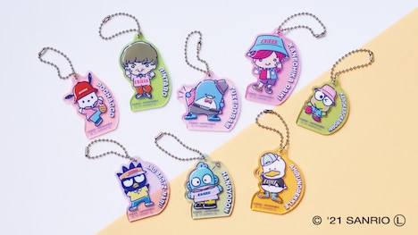 EXITとはぴだんぶいのコラボアクリルキーホルダー。