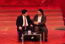 2本目にコント「キャバクラ」を披露するビスケットブラザーズ。(c)NHK