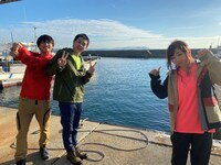 左から福本大晴、小柴陸、ハイヒール・モモコ。(c)読売テレビ