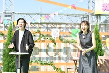 （左から）霜降り明星・粗品、矢田亜希子。(c)TBS